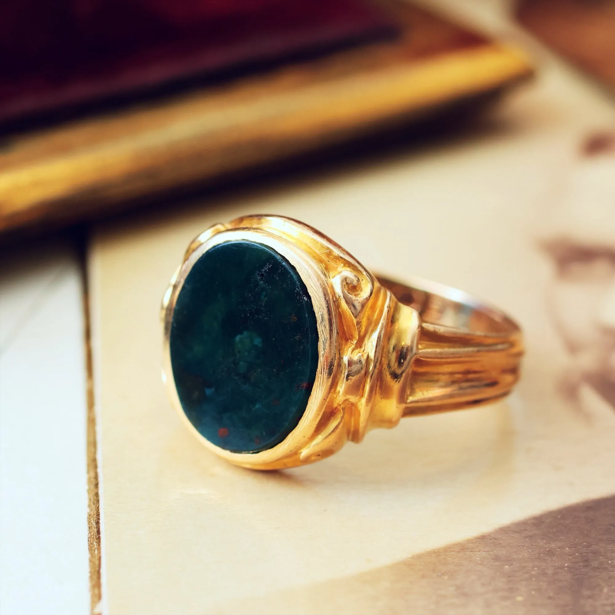 Antique Date 1920 18ct Gold Bloodstone Signet Ring