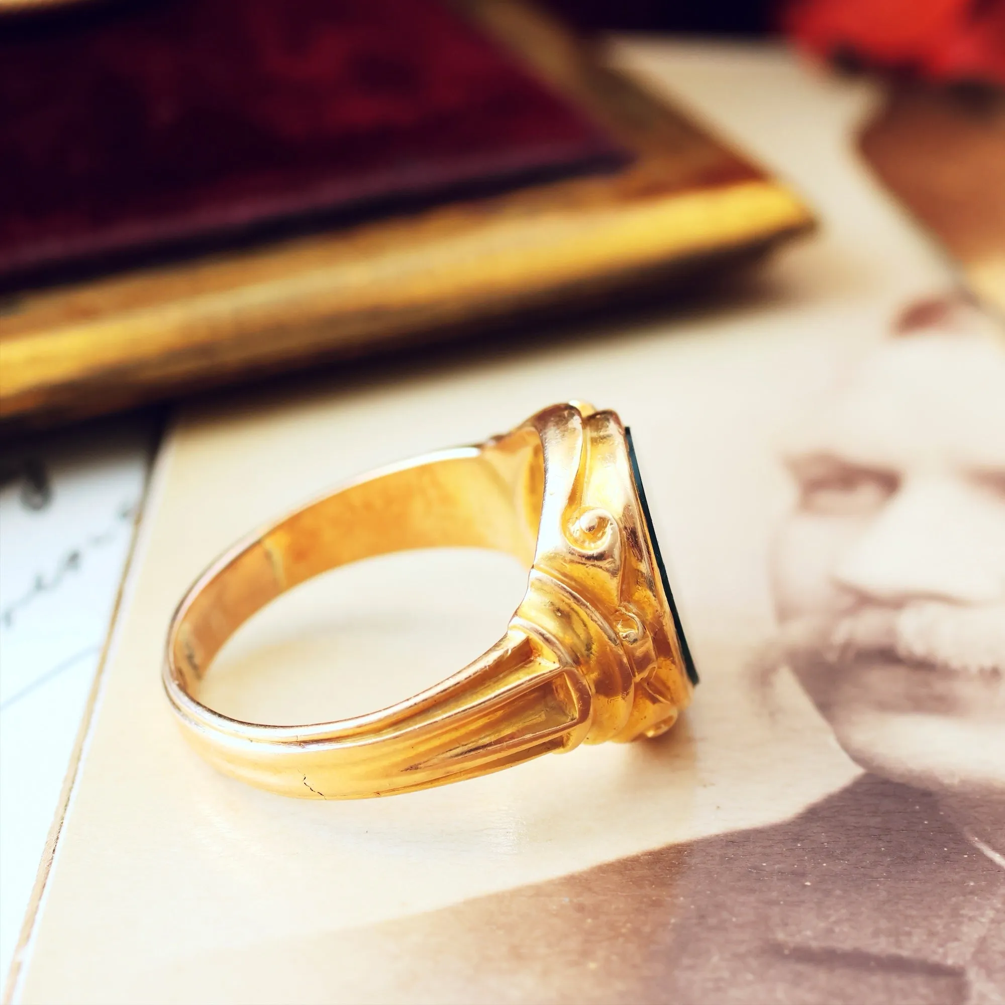 Antique Date 1920 18ct Gold Bloodstone Signet Ring