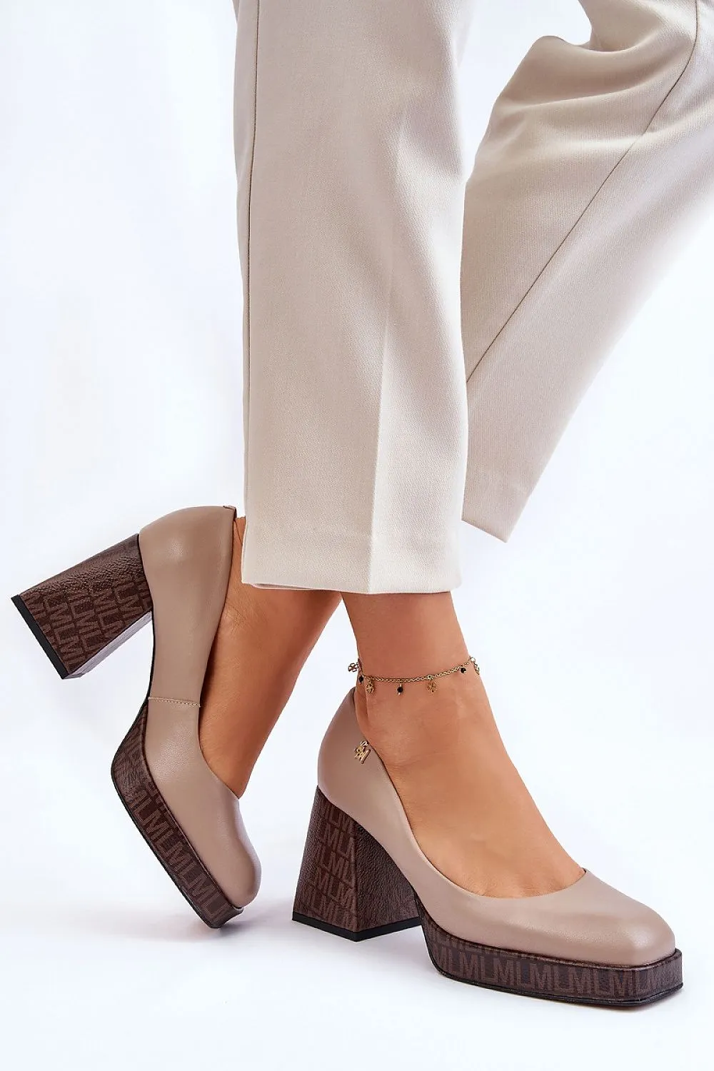 Block heel pumps Step in style