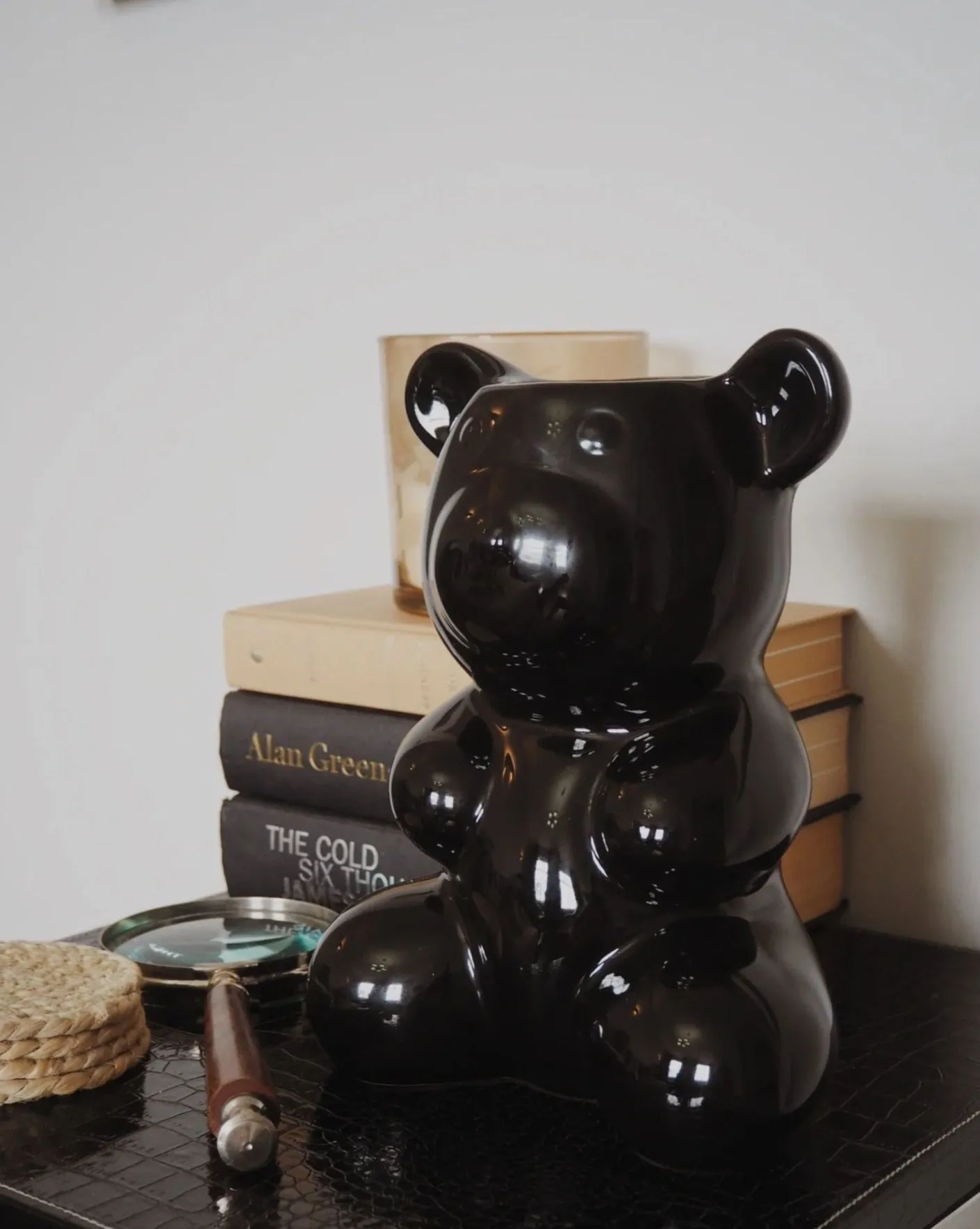 Crystal Haze Nostalgia Bear Vase, Black