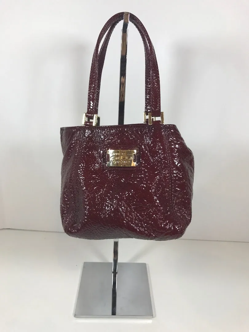 GILLI SHINY Small Patent Leather Burgundy Bag with Rose Detail Front