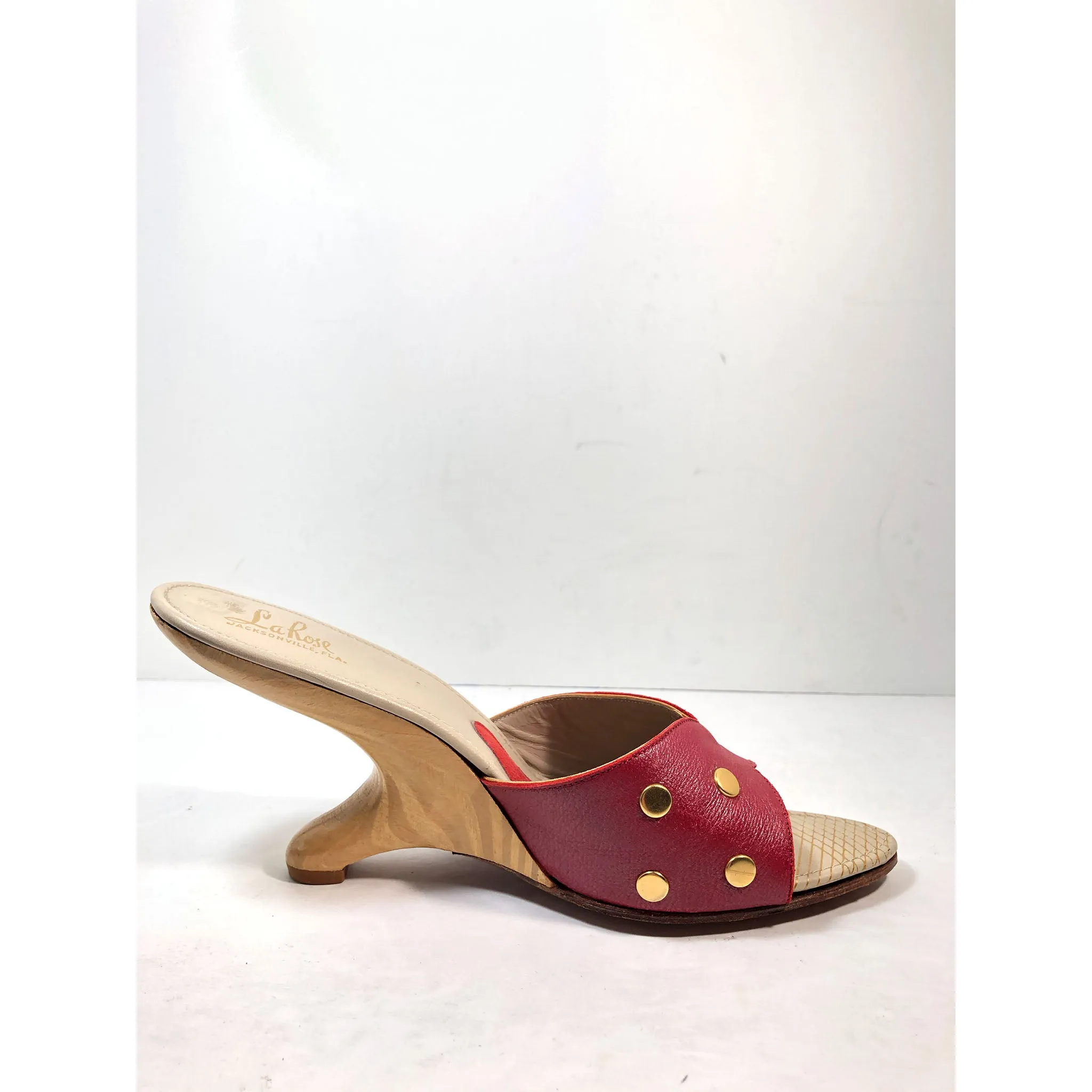 LA ROSE Red Leather w/ Gold Detail & Boomerang Heels Size 7.5