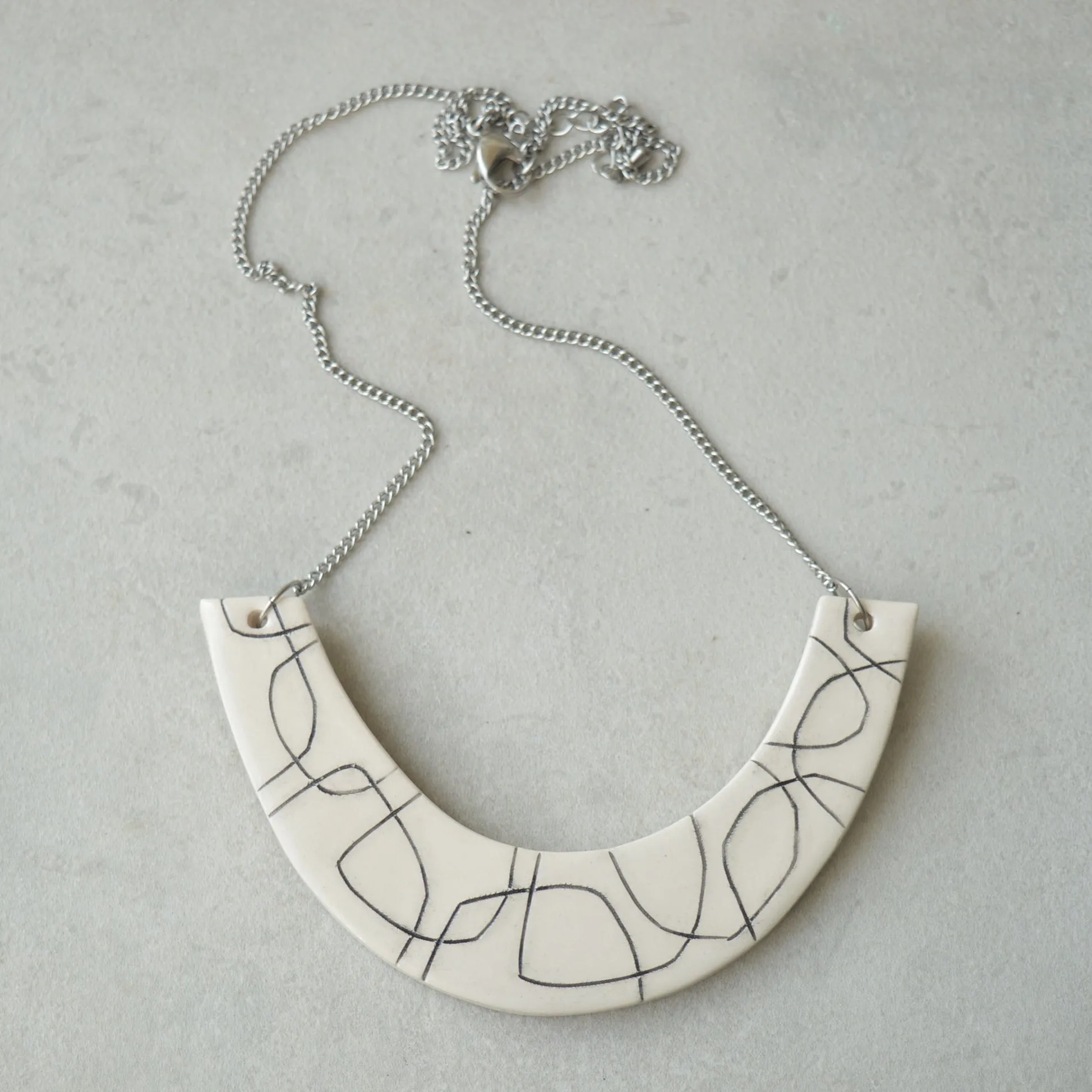 Monochrome statement necklace II