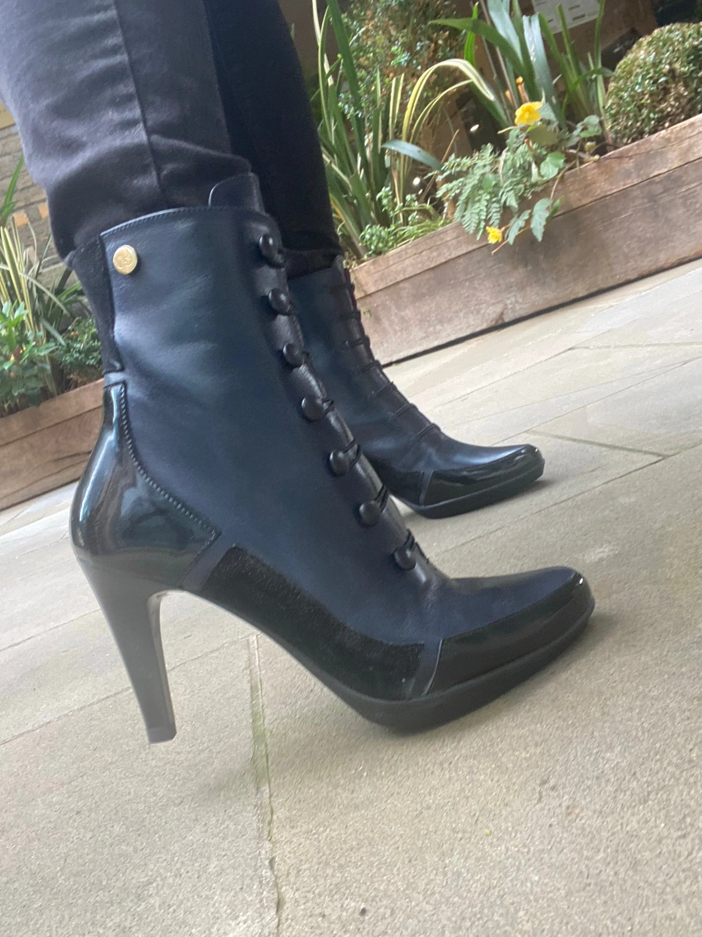 St Lucia - Navy/Black Button up boot